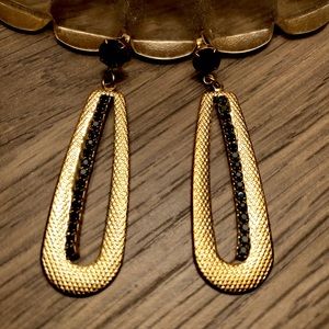 ⭐️ Gold Earrings with Black Crystals
